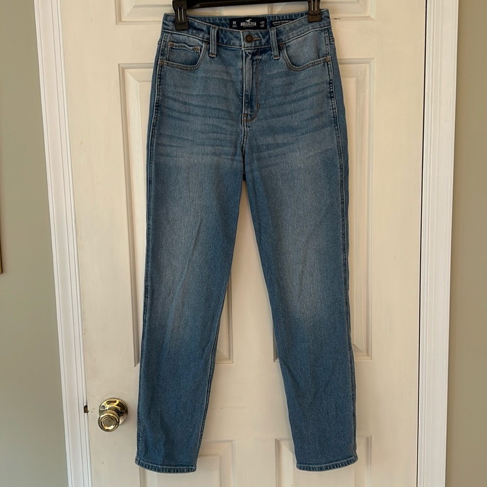 Hollister Ultra High Rise Mom jeans.  Light wash.